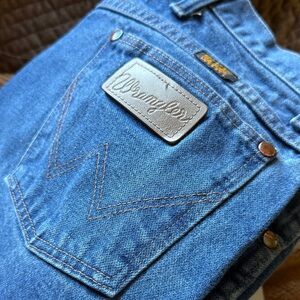 Wrangler Men's Blue Bootcut Jeans with Signature Patch